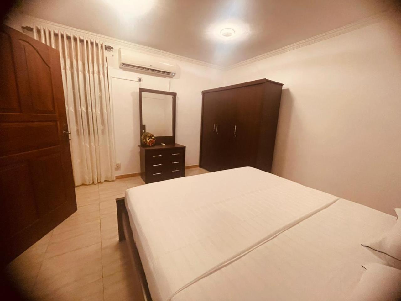 Mila Boutique Airport Hotel Seeduwa Exterior foto